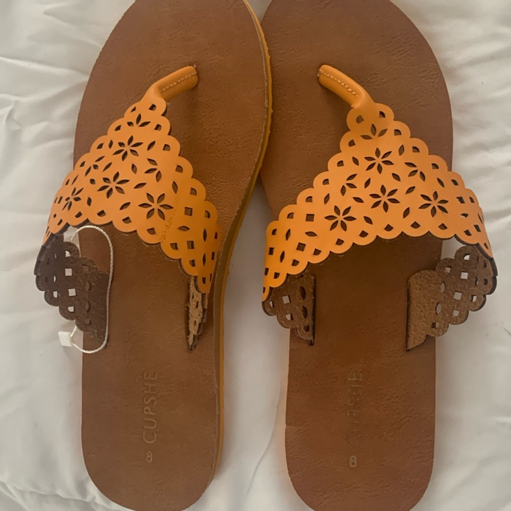 New Sandals never worn